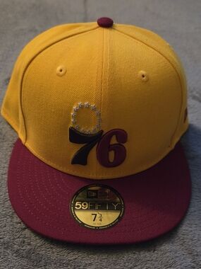 New Era 59Fifty Philadelphia 76ers Gold Burgundy Throwback Fitted Cap Size 7 3/4